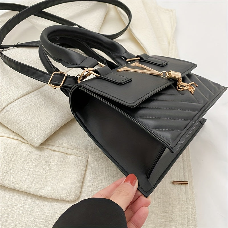 [High-End Chain Bags] New Spring And Summer 2024 Collection Trendy Chain Bags for Women, Featuring High-End Embossed Design, Suitable for Shoulder, Hand, And Crossbody Wear, with Stylish Tassel Pendants
