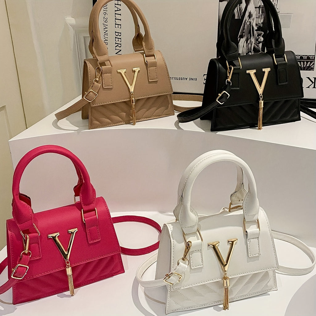 [High-End Chain Bags] New Spring And Summer 2024 Collection Trendy Chain Bags for Women, Featuring High-End Embossed Design, Suitable for Shoulder, Hand, And Crossbody Wear, with Stylish Tassel Pendants