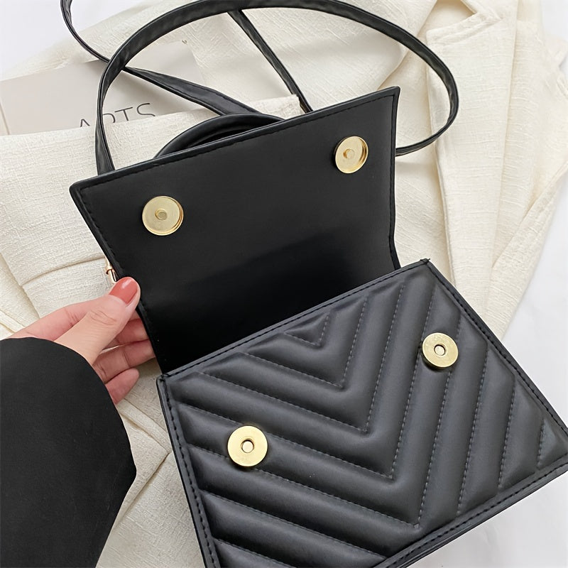 [High-End Chain Bags] New Spring And Summer 2024 Collection Trendy Chain Bags for Women, Featuring High-End Embossed Design, Suitable for Shoulder, Hand, And Crossbody Wear, with Stylish Tassel Pendants