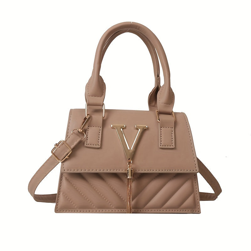 [High-End Chain Bags] New Spring And Summer 2024 Collection Trendy Chain Bags for Women, Featuring High-End Embossed Design, Suitable for Shoulder, Hand, And Crossbody Wear, with Stylish Tassel Pendants